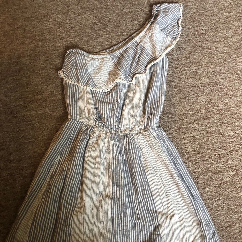one shoulder dress